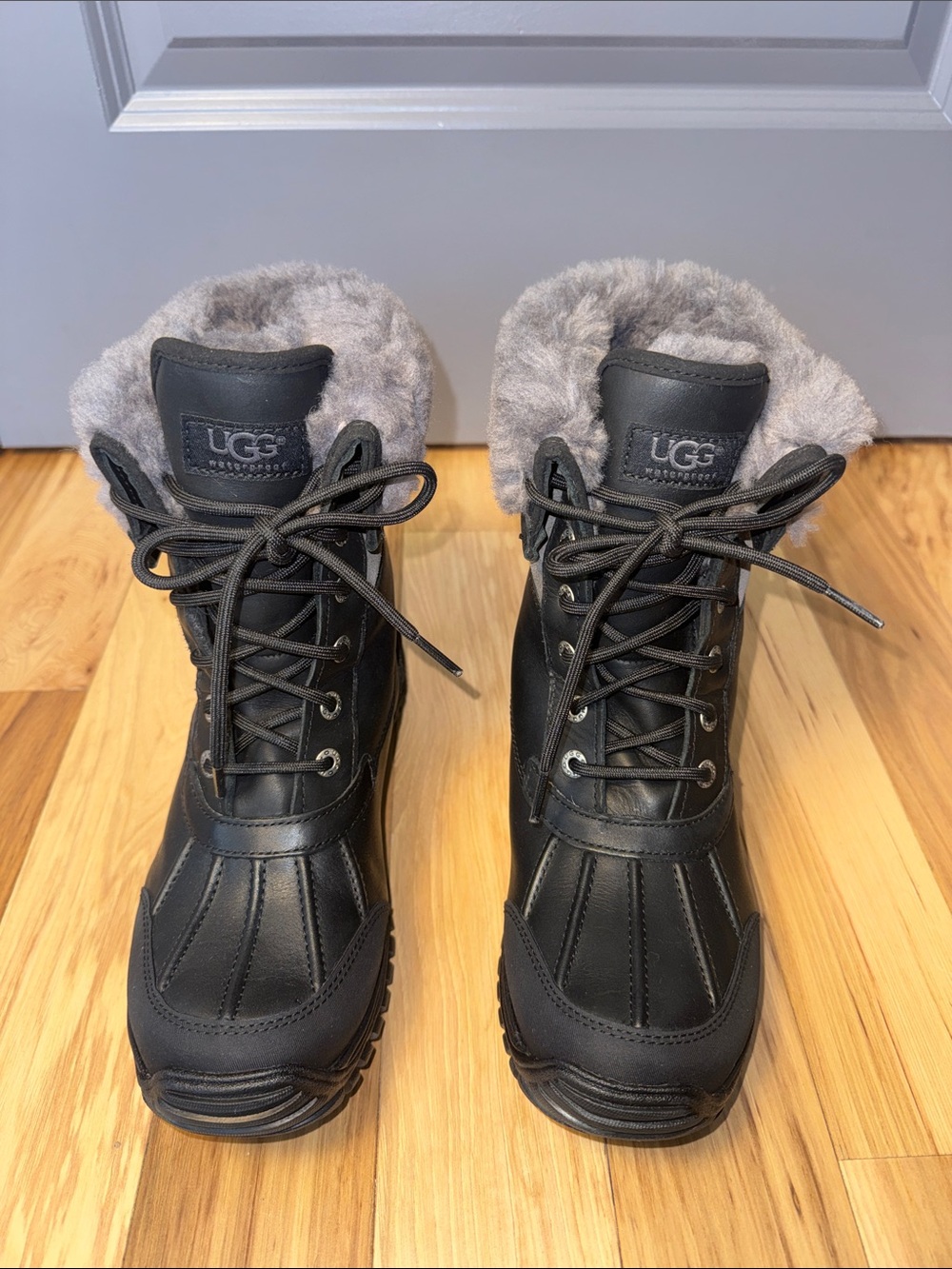 UGG Adirondack Waterproof Winter Snow Boots Black Gray Women’s Size 8 - Picture 11 of 14